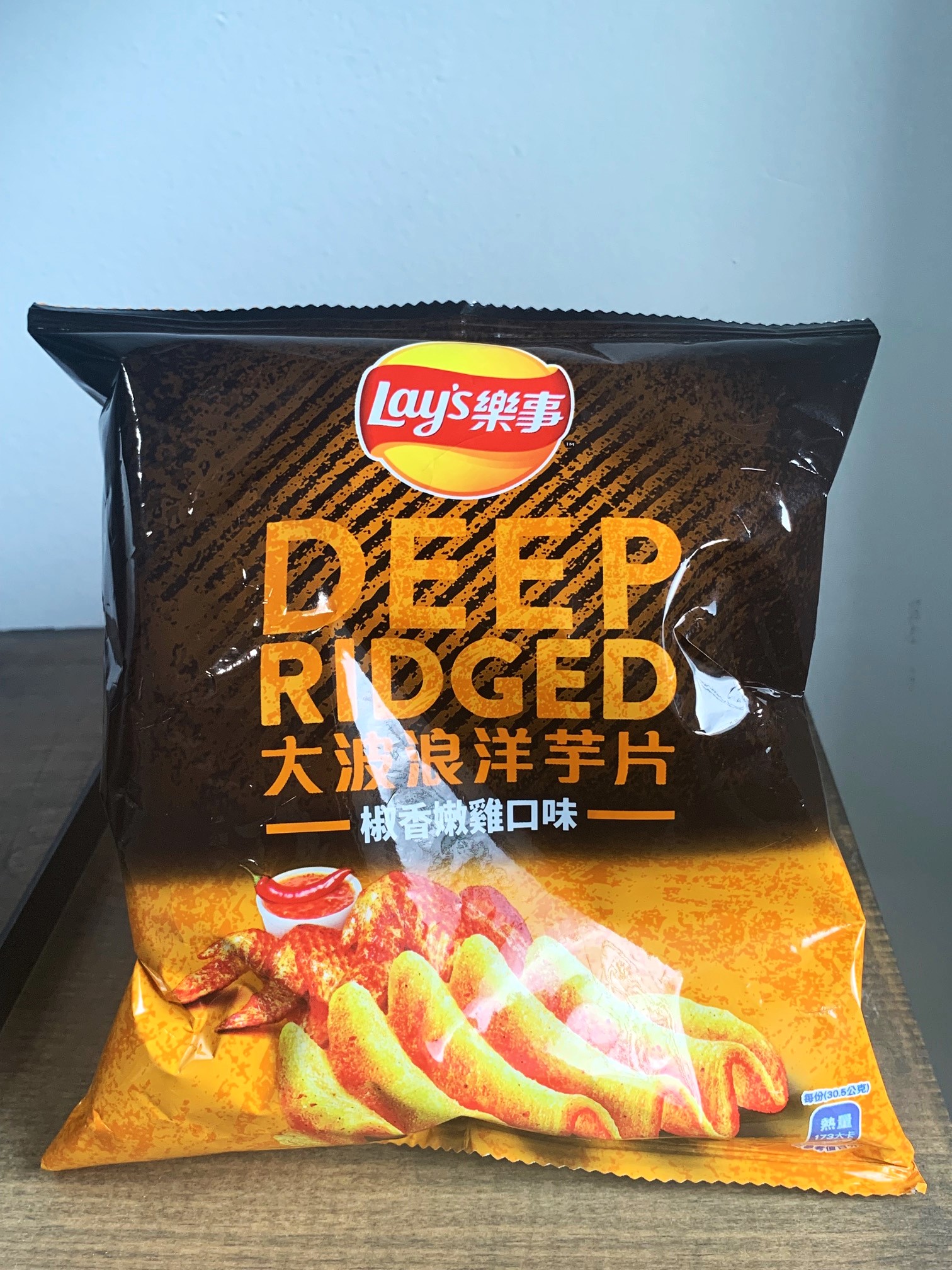 Lay’s Deep Ridged Pepper Chicken Chips HOTBOX